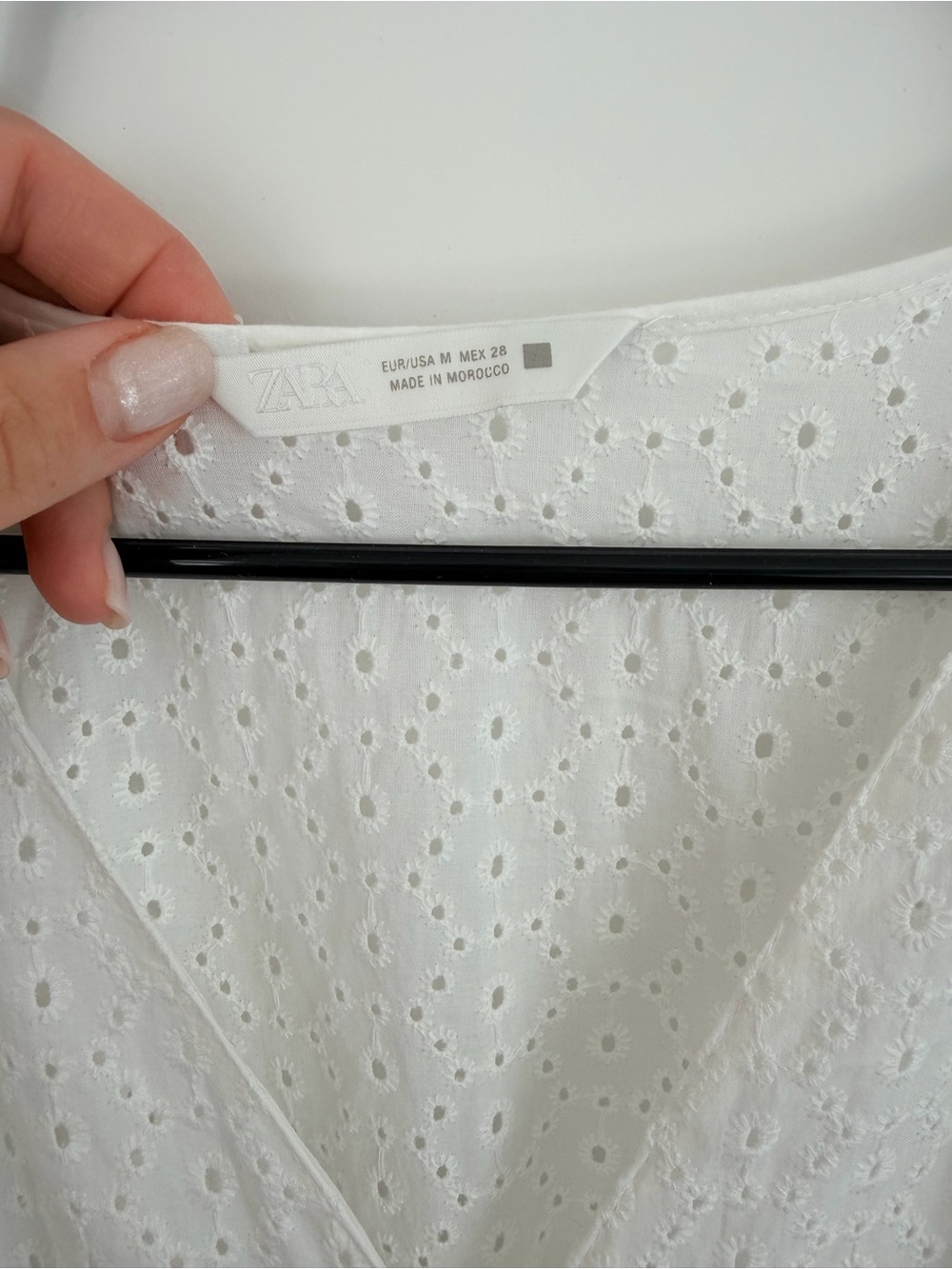 Zara White Eyelet Mini Dress with Button Front size M - Picture 4 of 9